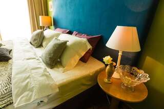 Отель Country Spa Retreat Снагов Двухместный номер Делюкс с 1 кроватью или 2 отдельными кроватями, вид на сад-27