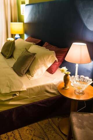Отель Country Spa Retreat Снагов Двухместный номер Делюкс с 1 кроватью или 2 отдельными кроватями, вид на сад-29